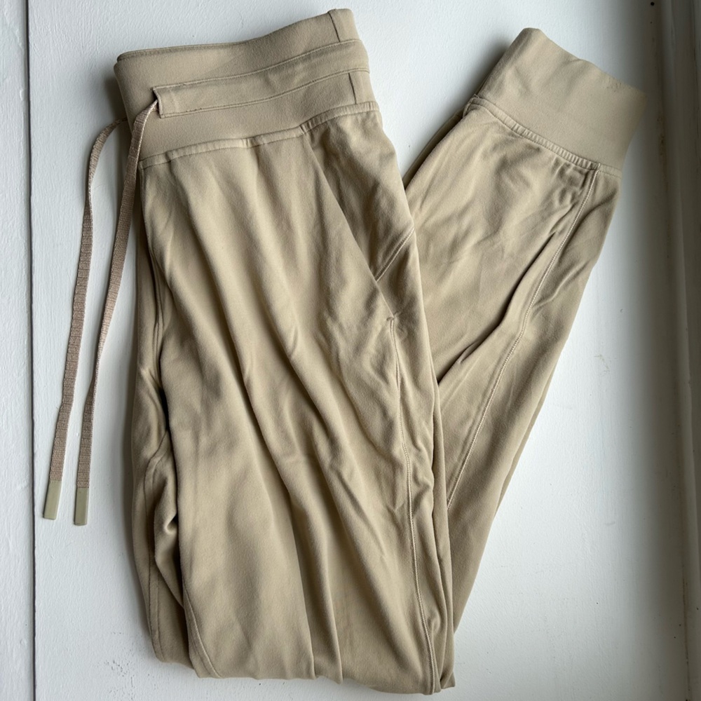 lululemon Women's Ready to Rulu High-Rise Jogger